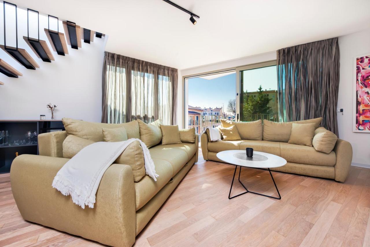 The Grand Apartment โรวีน ภายนอก รูปภาพ
