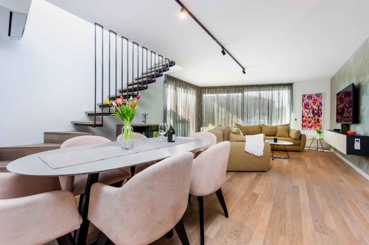 The Grand Apartment โรวีน ภายนอก รูปภาพ